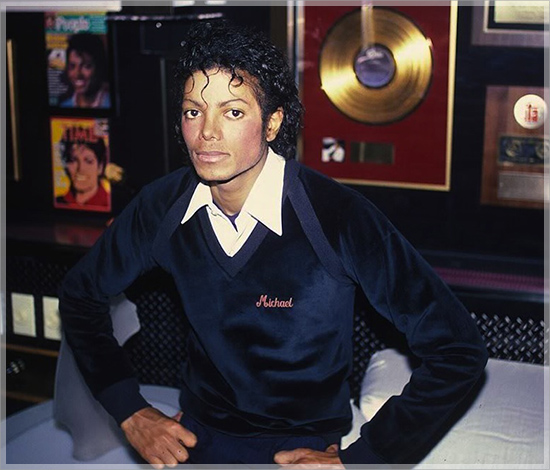 Michael-Jackson-gold-records-550x470