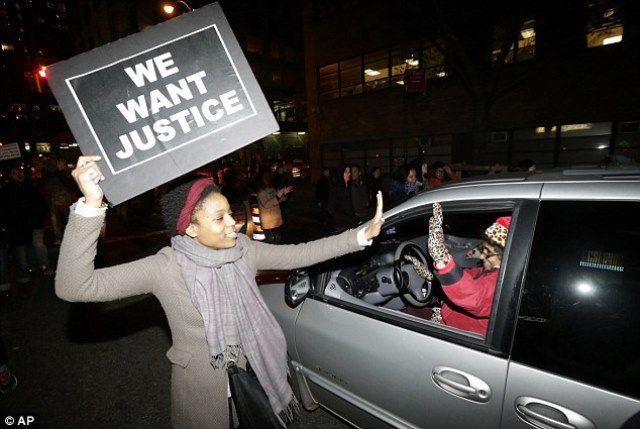 23B8E94600000578-2860153-image-a-28_1417663478157